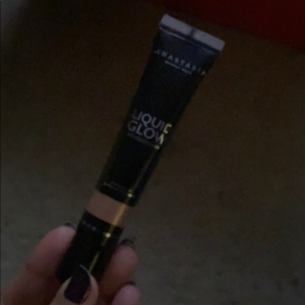 ABH liquid glow in peach fuzz